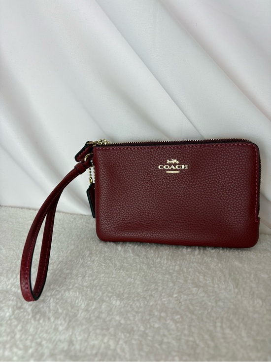 Coach Handbags - COACH Women’s Burgundy Leather double compartment Wristlet, like new!